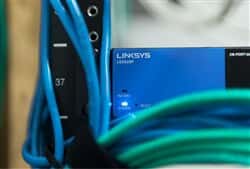 آداپتور برق مودم و تجهیزات poe شبکه لینک سیس  LGS528P-EU 28PORT143103thumbnail
